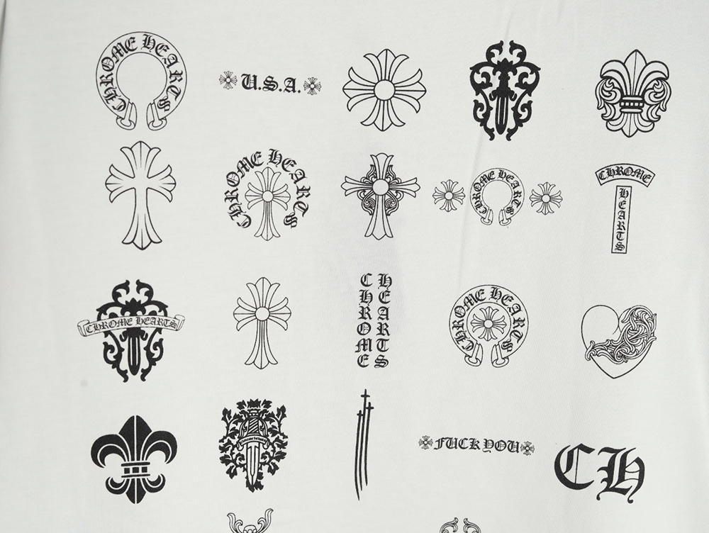 Ch**me He**ts multi-element pocket sanskrit letters short sleeve t-shirt