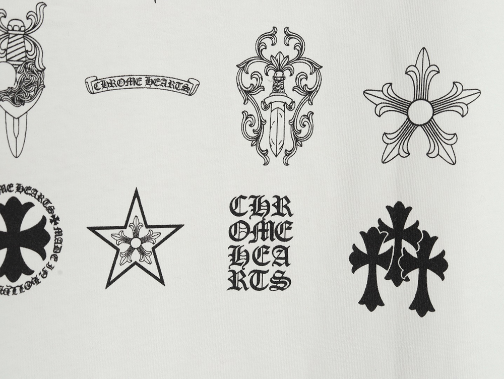 Ch**me He**ts multi-element pocket sanskrit letters short sleeve t-shirt