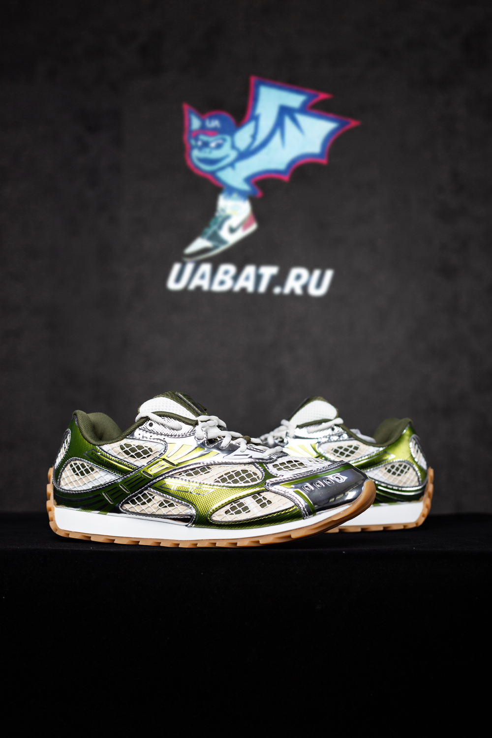 bo*te*ga Ve*ne*ta orbit runner sneaker 