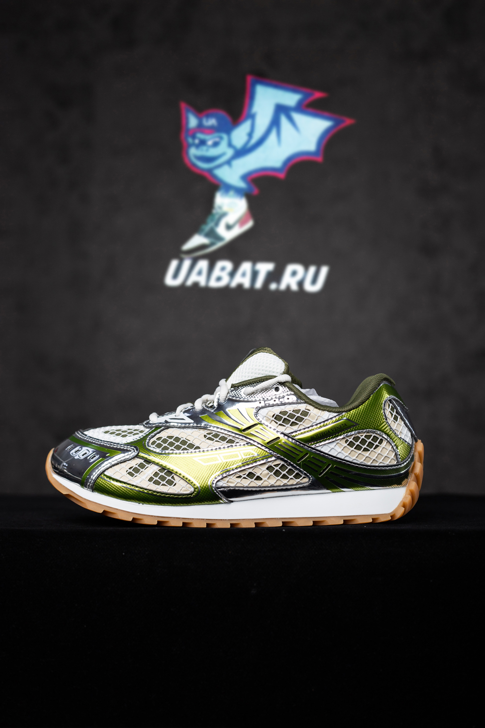 bo*te*ga Ve*ne*ta orbit runner sneaker 