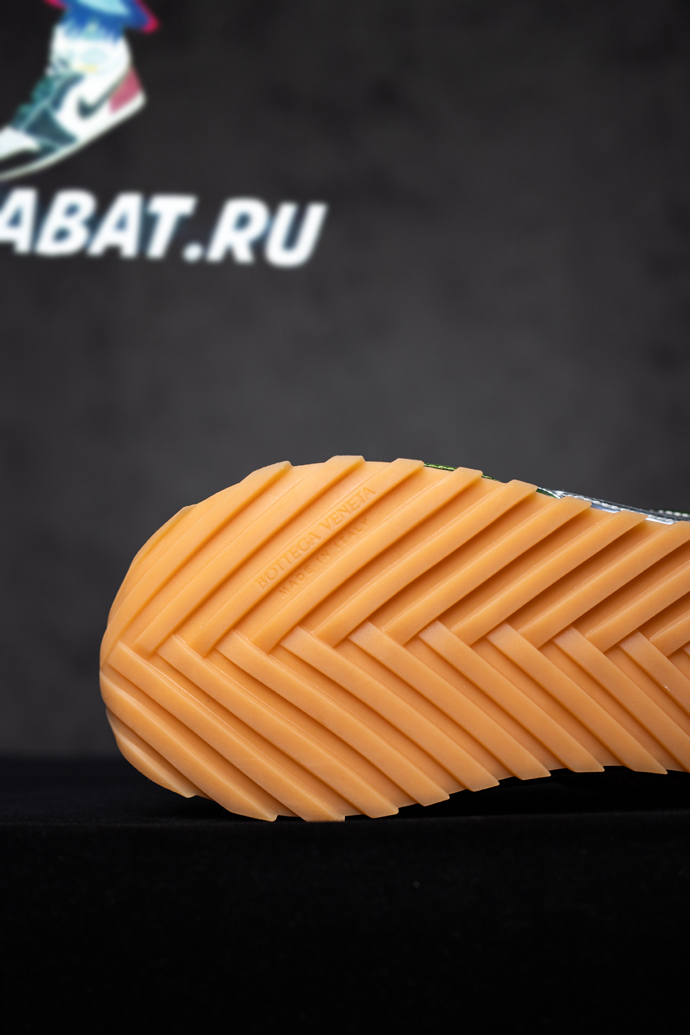 bo*te*ga Ve*ne*ta orbit runner sneaker 