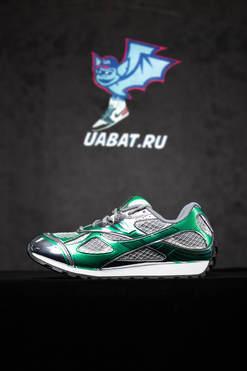 bo*te*ga Ve*ne*ta orbit runner sneaker 