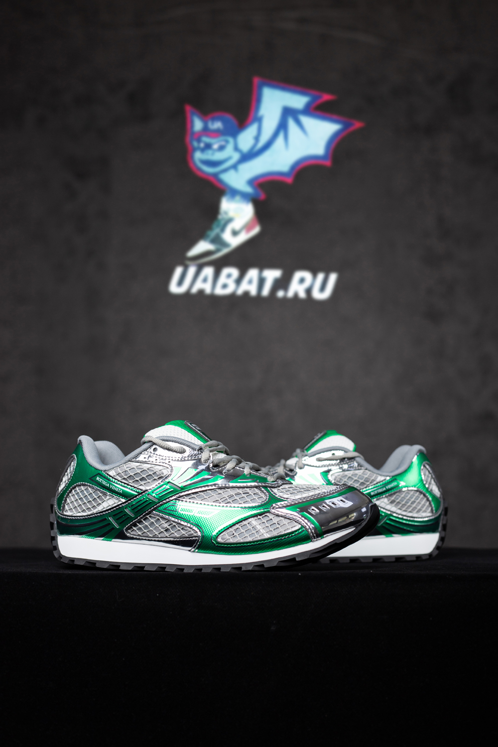 bo*te*ga Ve*ne*ta orbit runner sneaker 