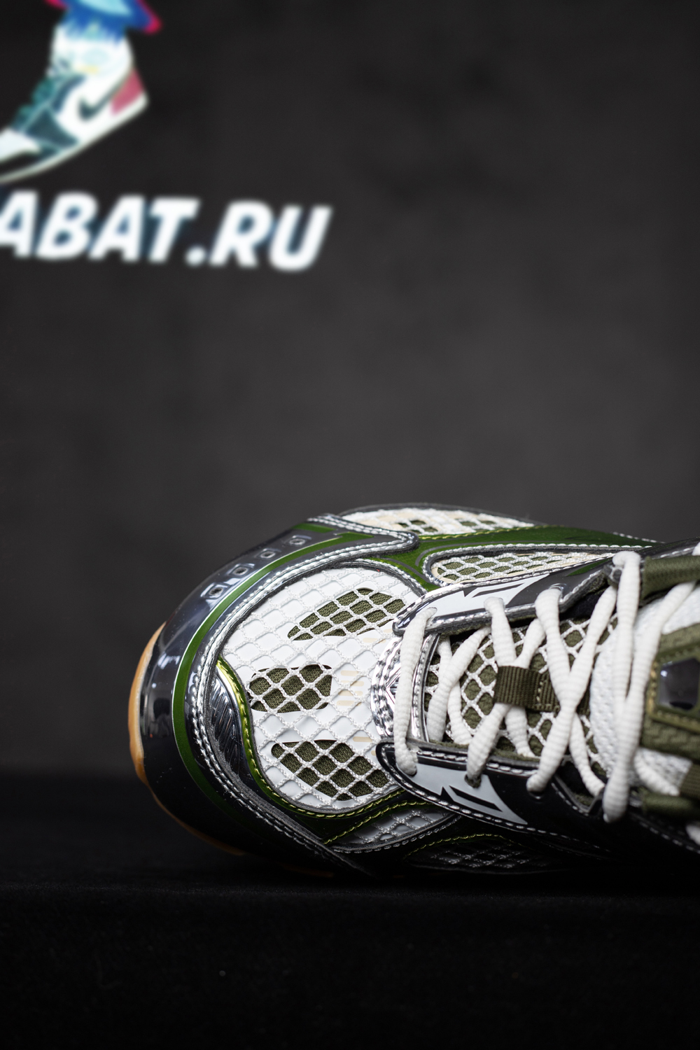 bo*te*ga Ve*ne*ta orbit runner sneaker 