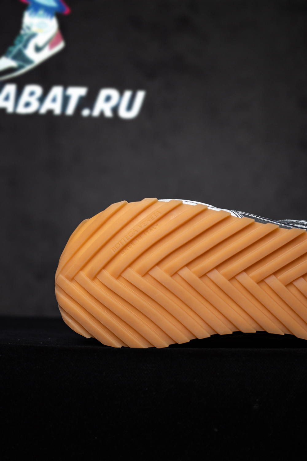 bo*te*ga Ve*ne*ta orbit runner sneaker  