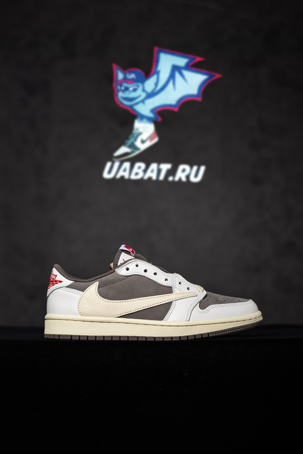 TRAVIS SCOTT X AIR JORDAN 1 LOW OG "REVERSE MOCHA"