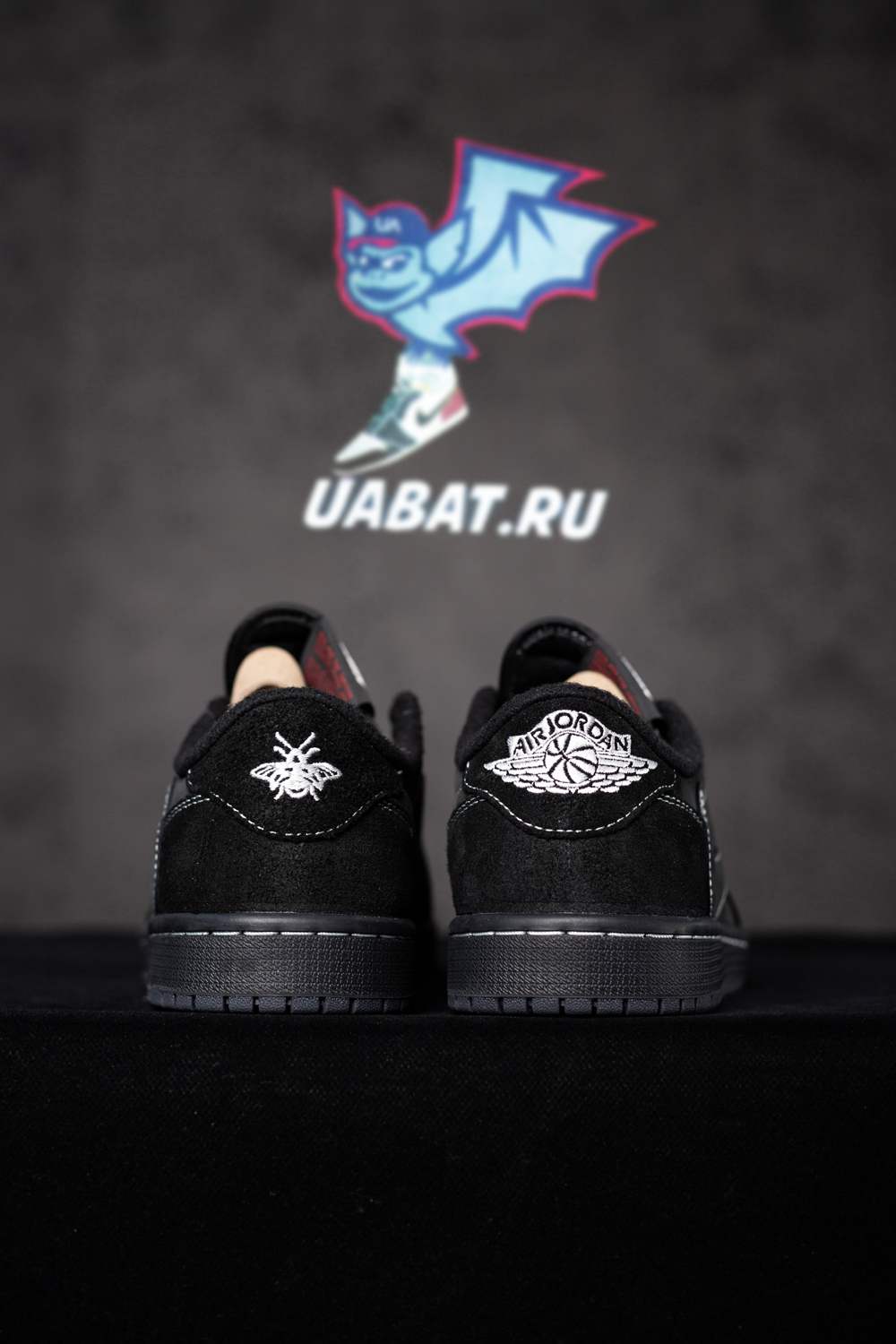 TRAVIS SCOTT AIR JORDAN 1 LOW "PHANTOM"