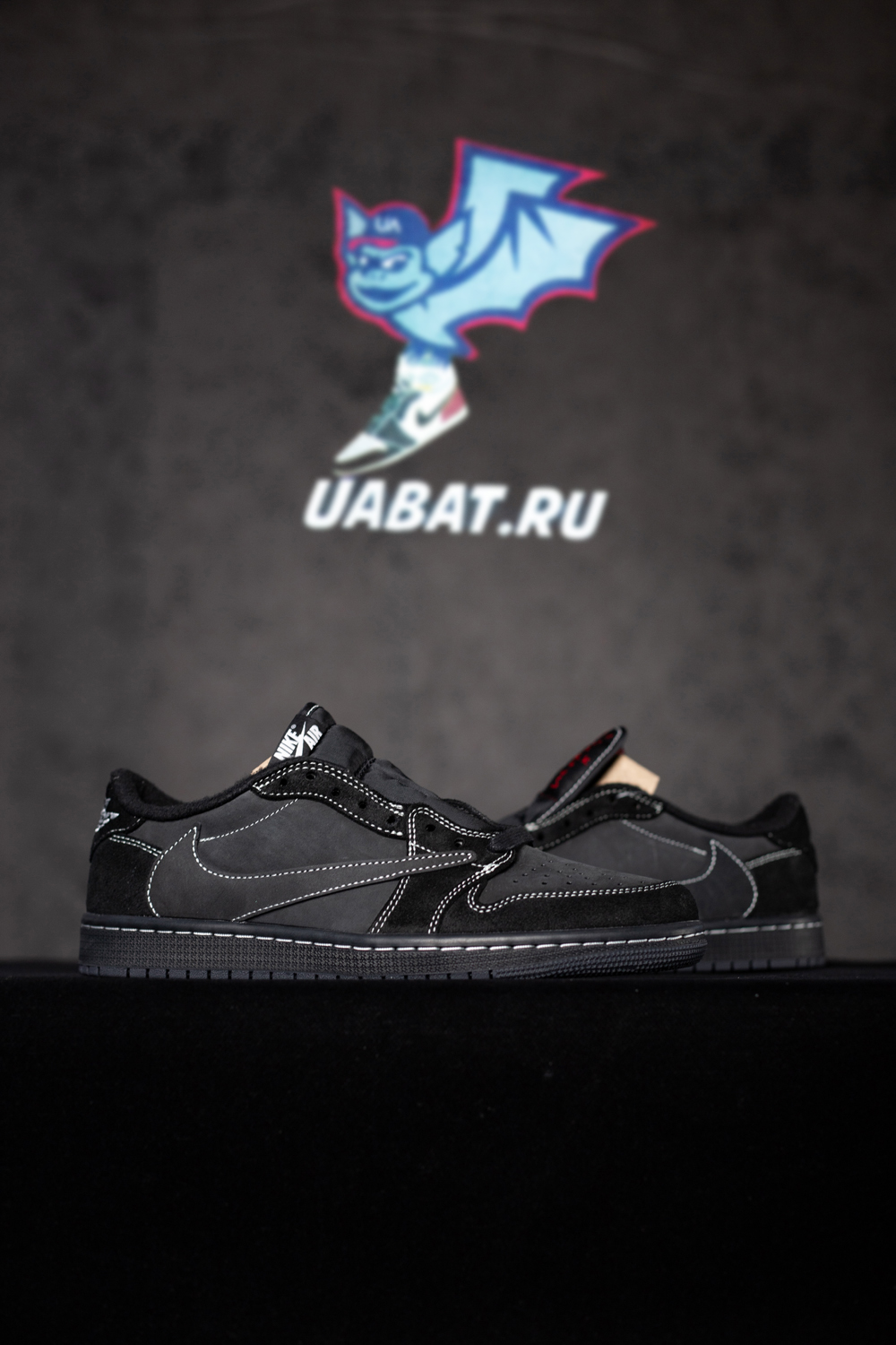 TRAVIS SCOTT AIR JORDAN 1 LOW "PHANTOM"