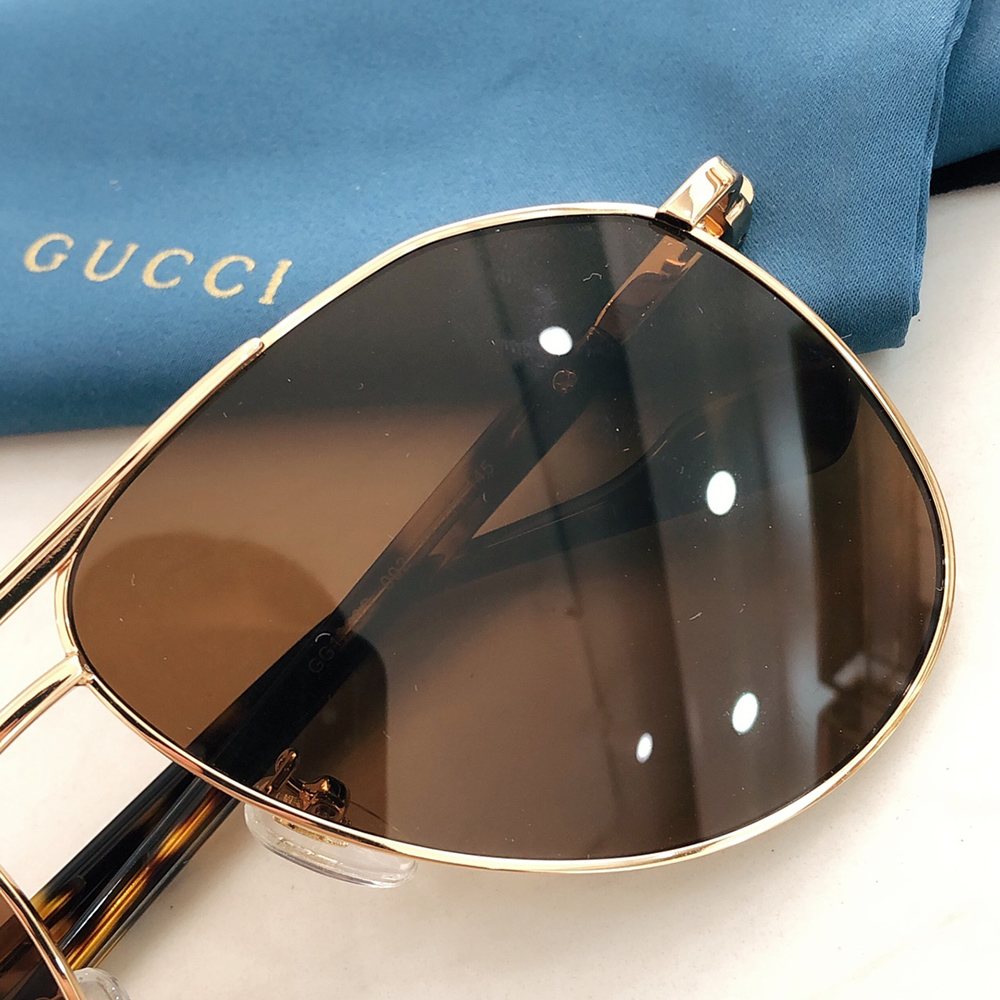 G*u*i aviator frame sunglasses 706707