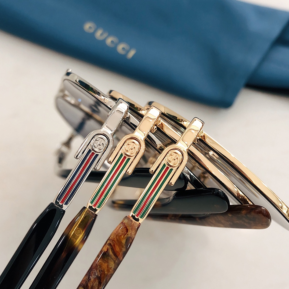 G*u*i aviator frame sunglasses 706707