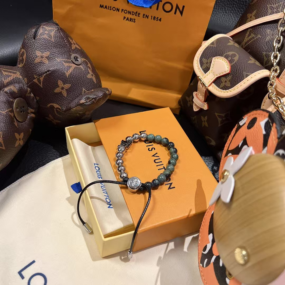 l0*is V*t0n monogram beads bracelet m00512