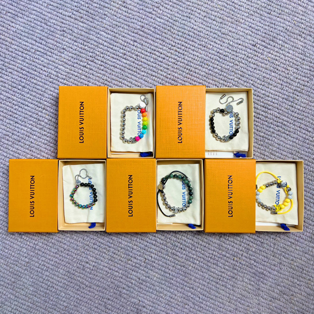 l0*is V*t0n monogram beads bracelet m00512