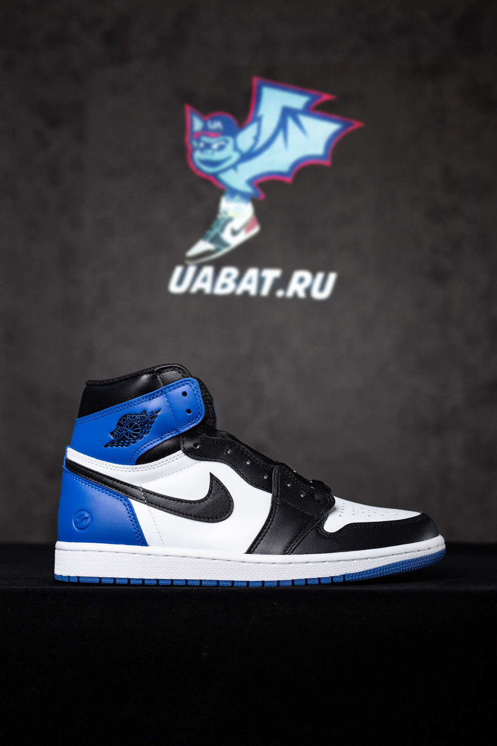 FRAGMENT DESIGN X AIR JORDAN 1 RETRO HIGH OG