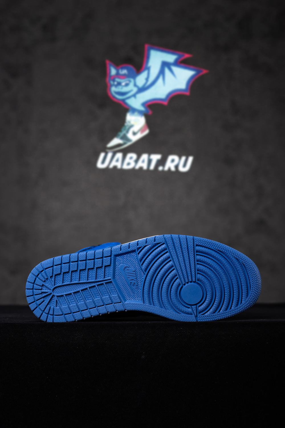 FRAGMENT DESIGN X AIR JORDAN 1 RETRO HIGH OG