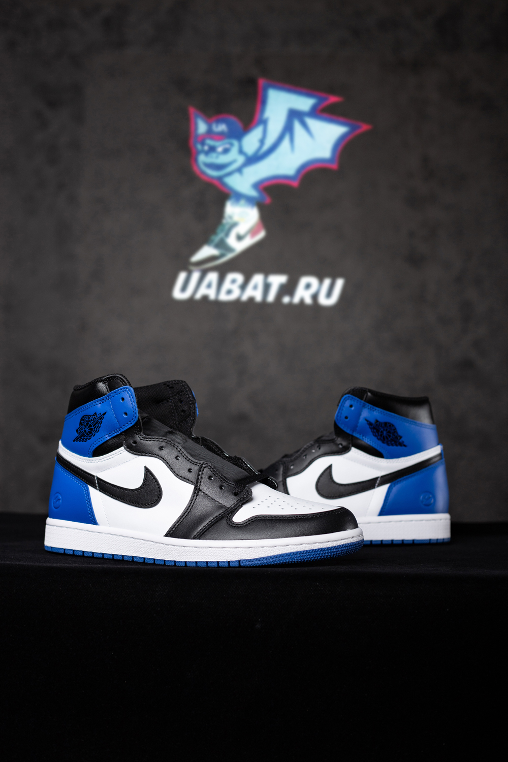 FRAGMENT DESIGN X AIR JORDAN 1 RETRO HIGH OG