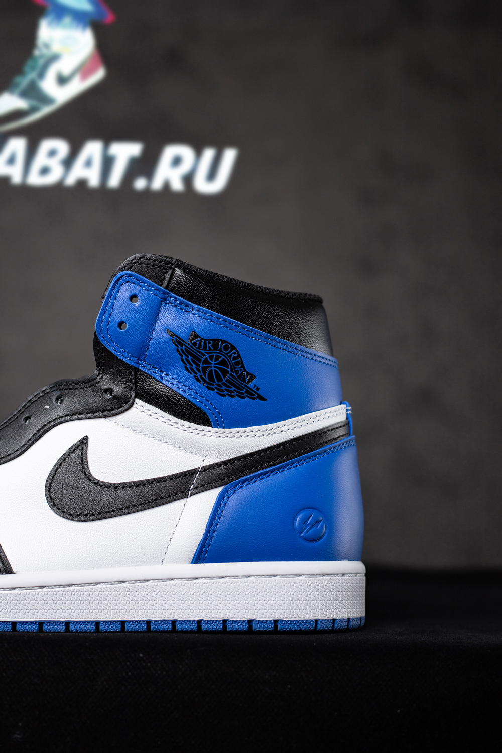 FRAGMENT DESIGN X AIR JORDAN 1 RETRO HIGH OG
