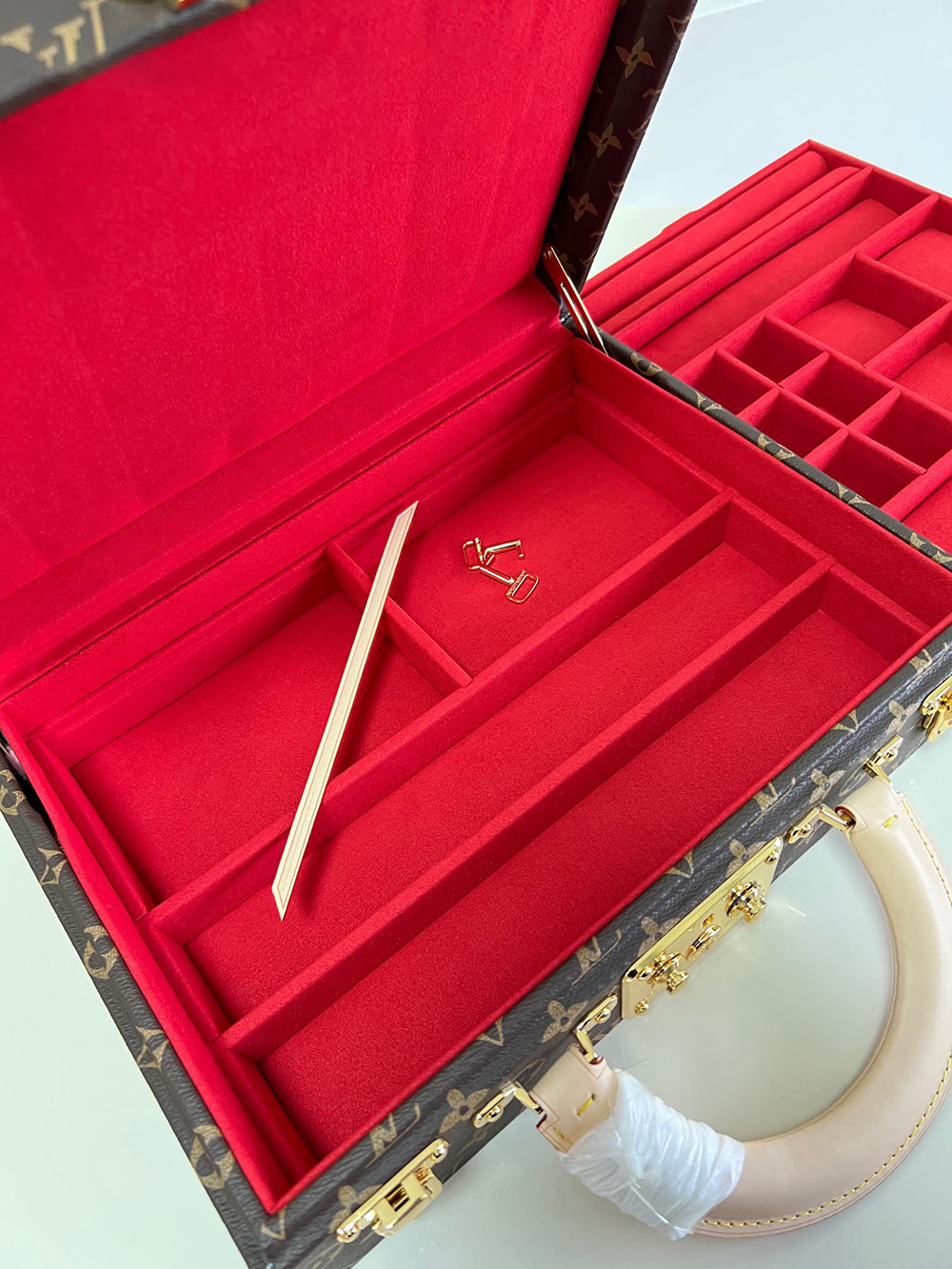 l0*is V*t0n boite bijoux m20076 34*26*10cm