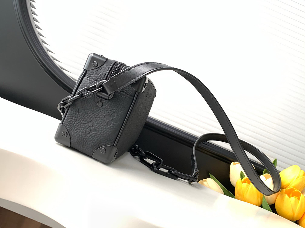 l0*is V*t0n mini soft trunk m55702 18.5*13*8cm