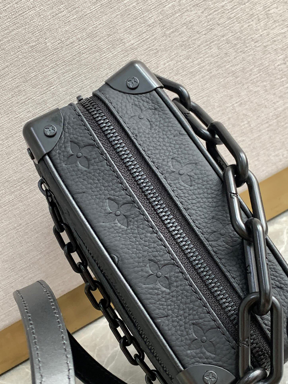 l0*is V*t0n mini soft trunk m55702 18.5*13*8cm