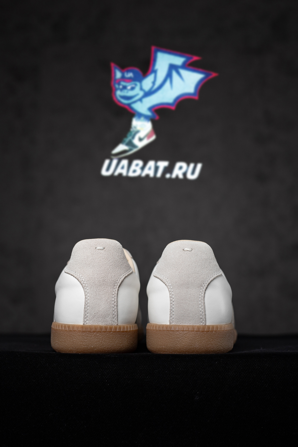 ma*s*n Ma*i*la white & gray replica sneakers