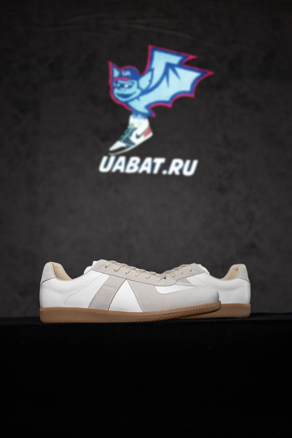 ma*s*n Ma*i*la white & gray replica sneakers