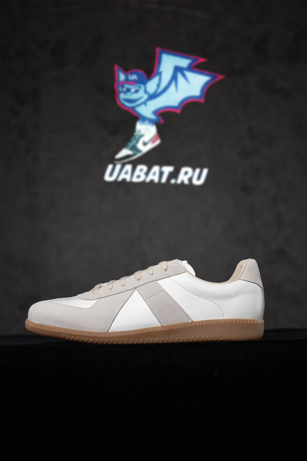 ma*s*n Ma*i*la white & gray replica sneakers