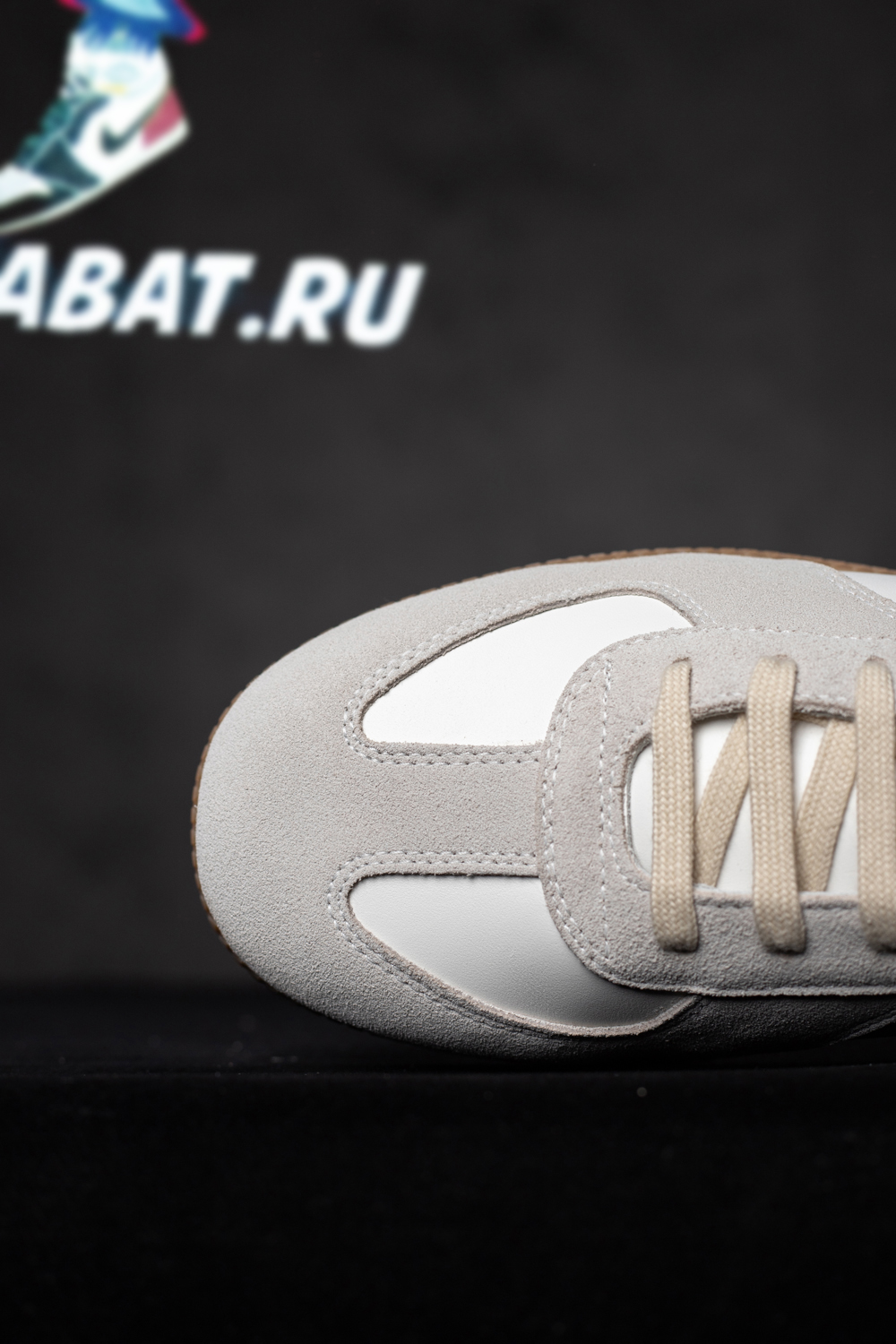 ma*s*n Ma*i*la white & gray replica sneakers