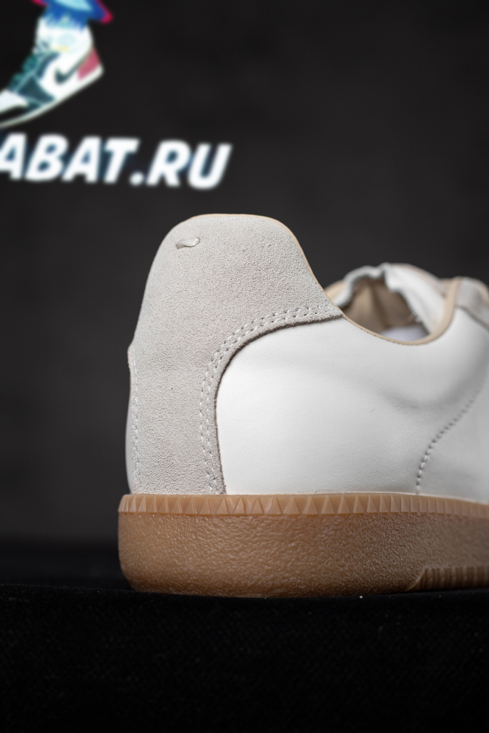 ma*s*n Ma*i*la white & gray replica sneakers