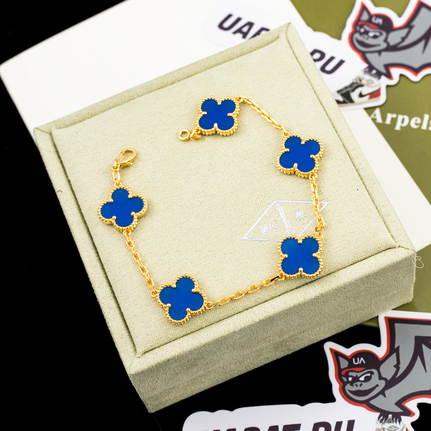 V*N CL*F & arpels bracelet v38410 17cm