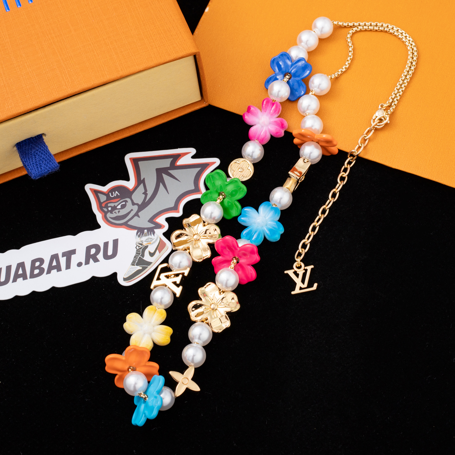 l0*is V*t0n surfin'' flower necklaces m01863