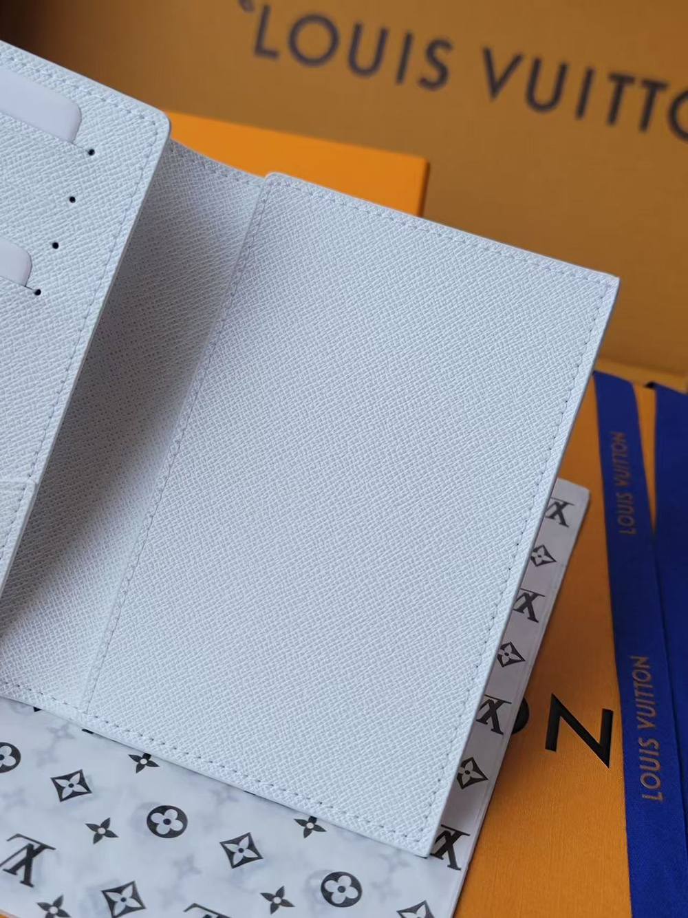 l0*is V*t0n pocket organizer m14880 11.1*1*7.5cm