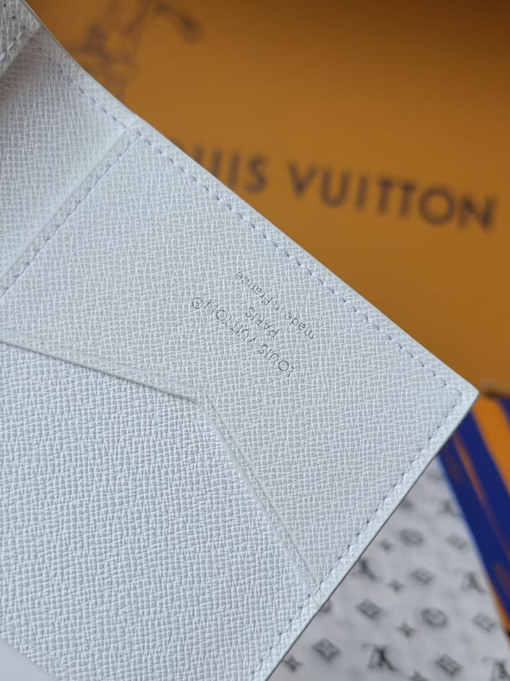 l0*is V*t0n pocket organizer m14880 11.1*1*7.5cm