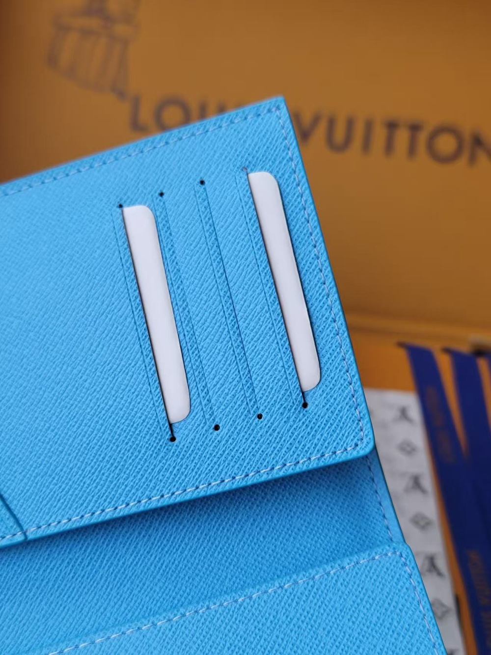 l0*is V*t0n pocket organizer m14880 11.1*1*7.5cm