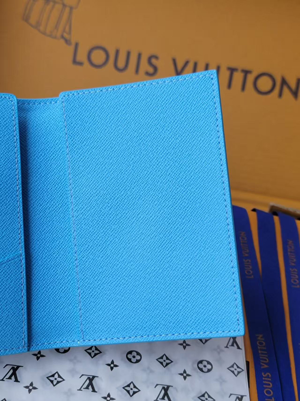 l0*is V*t0n pocket organizer m14880 11.1*1*7.5cm