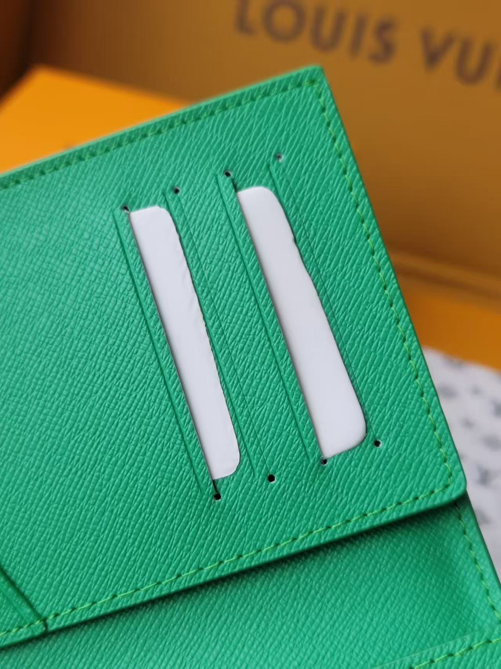 l0*is V*t0n pocket organizer m14880 11.1*1*7.5cm