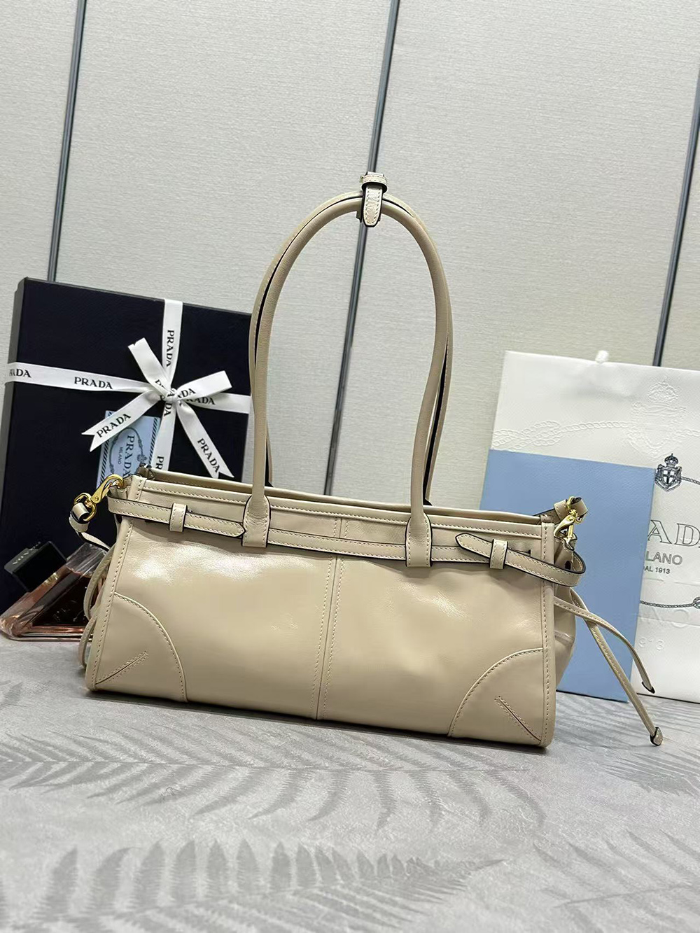 Pra*a bonnie medium leather handbag 1ba426 32*15.5*12cm