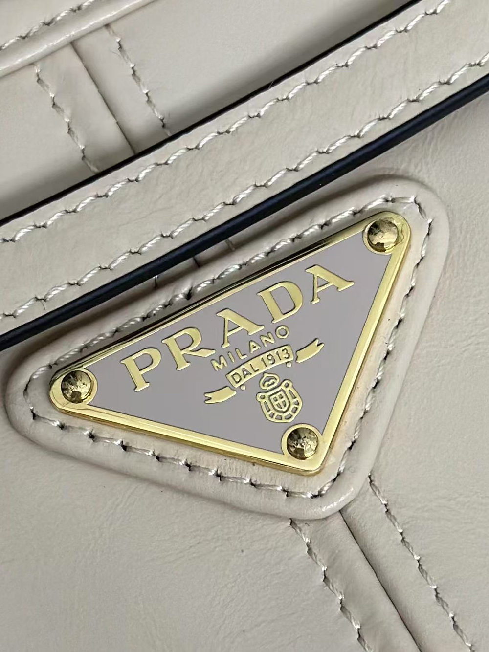 Pra*a bonnie medium leather handbag 1ba426 32*15.5*12cm