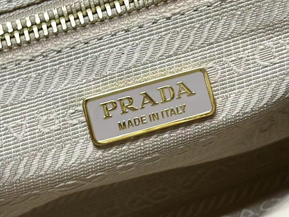 Pra*a bonnie medium leather handbag 1ba426 32*15.5*12cm