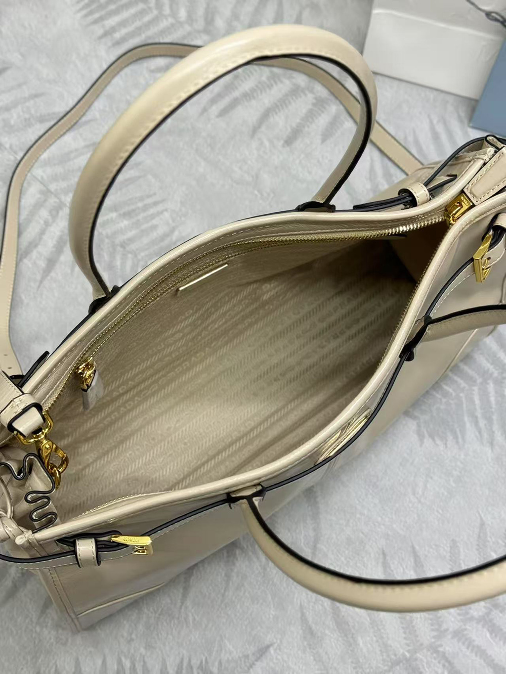 Pra*a bonnie large leather handbag 1ba433 38*30*12cm