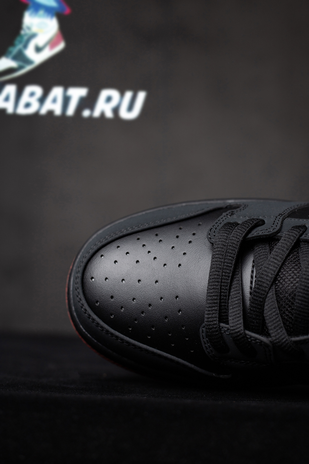 Jeff Staple x Dunk Low Pro SB 