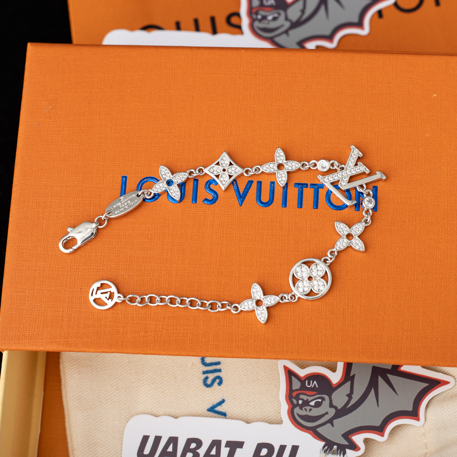 l0*is V*t0n bracelet n93400