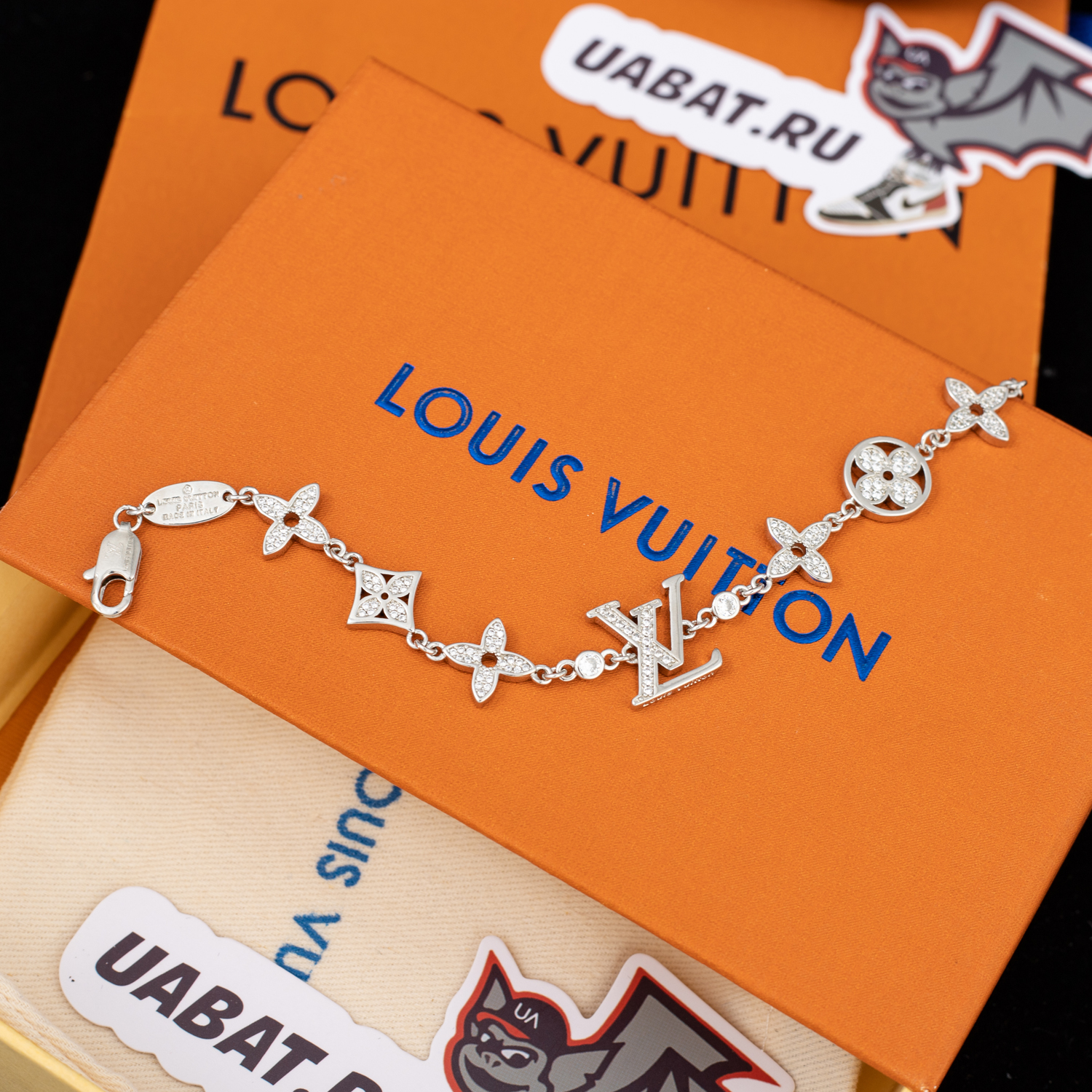 l0*is V*t0n bracelet n93400