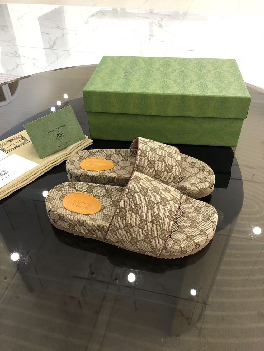 G*u*i gg slide beige canvas