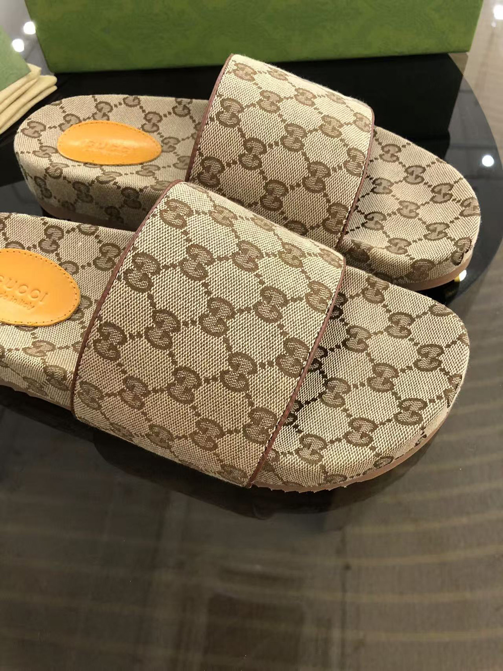 G*u*i gg slide beige canvas