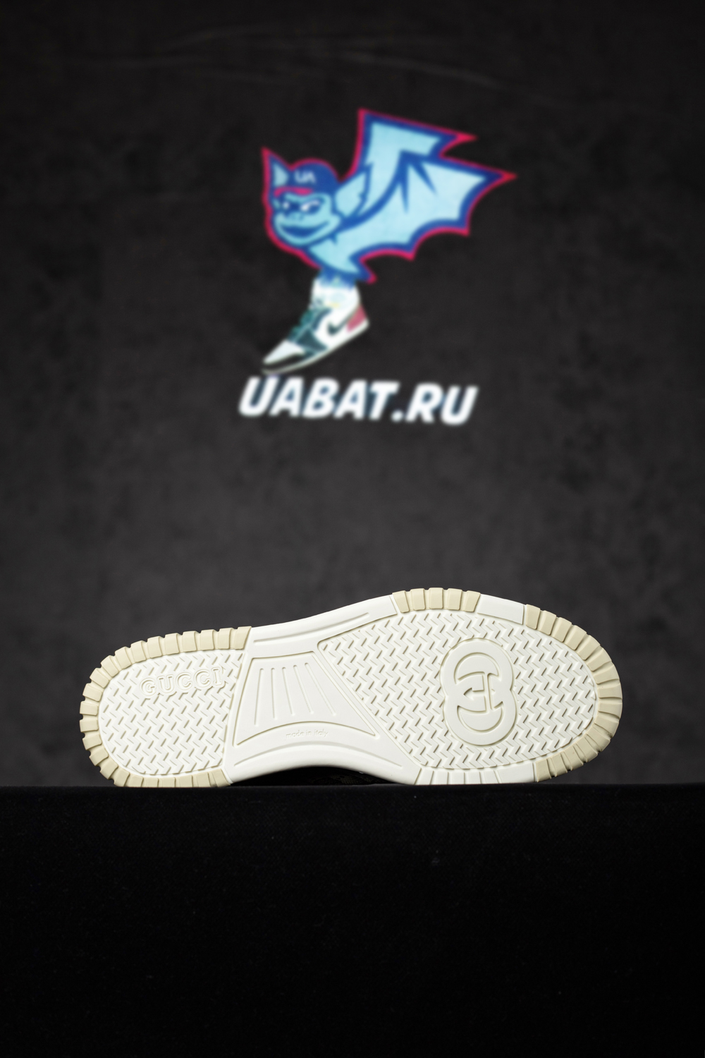 G*u*i re-web sneaker