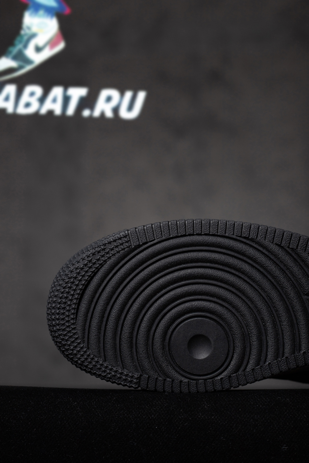 l0*is V*t0n x nike air force 1 low “black”