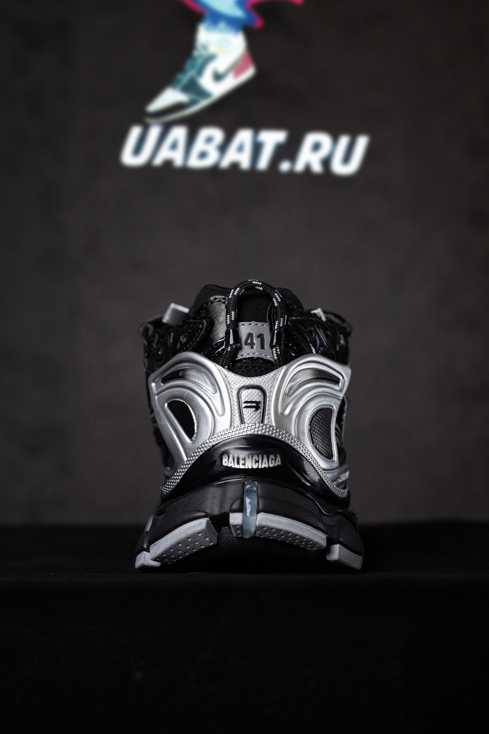 Ba*len*cia*ga runner sneaker "black silver"