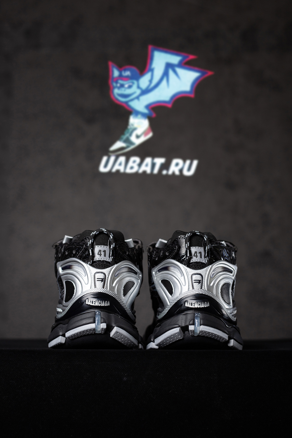 Ba*len*cia*ga runner sneaker "black silver"