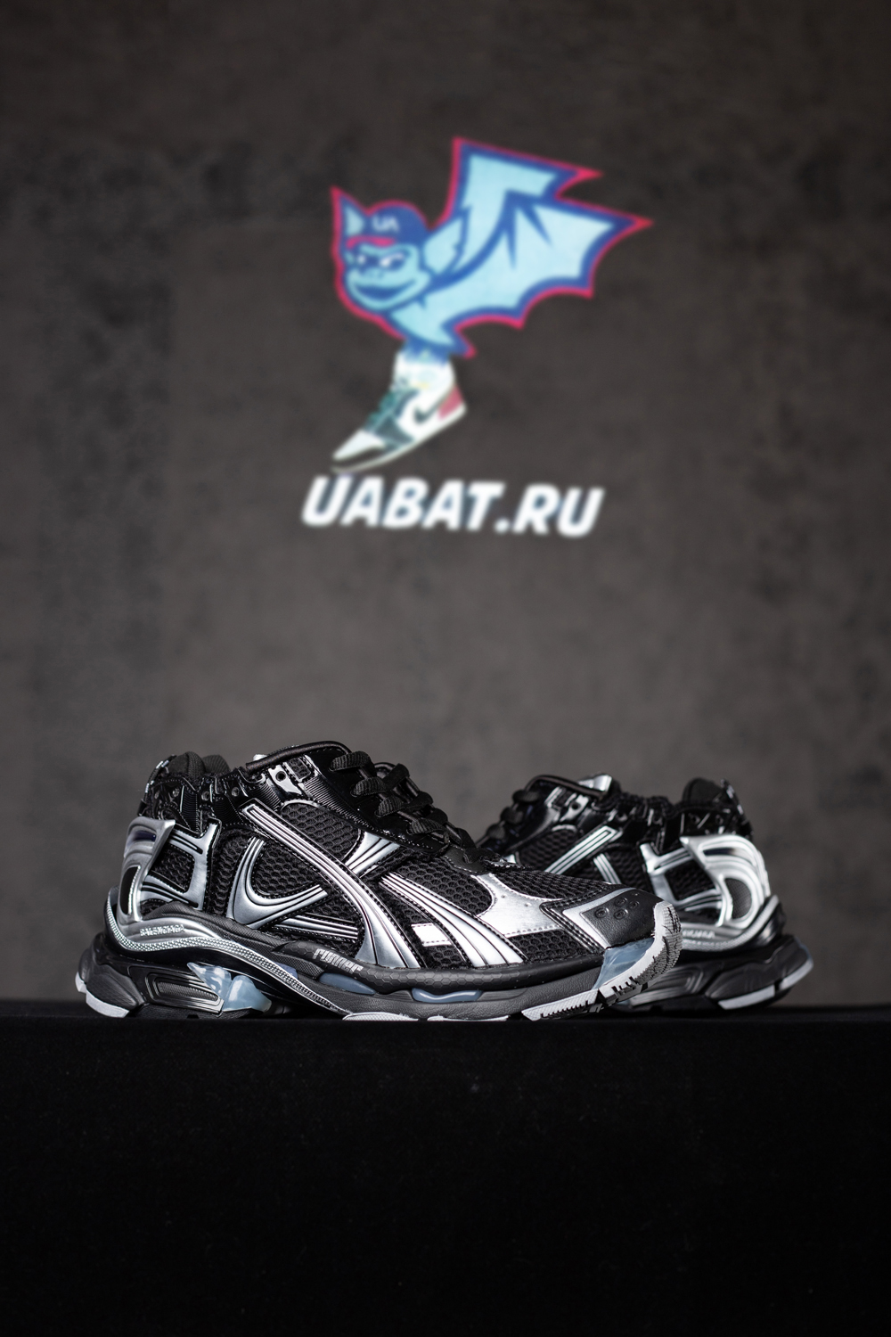 Ba*len*cia*ga runner sneaker "black silver"