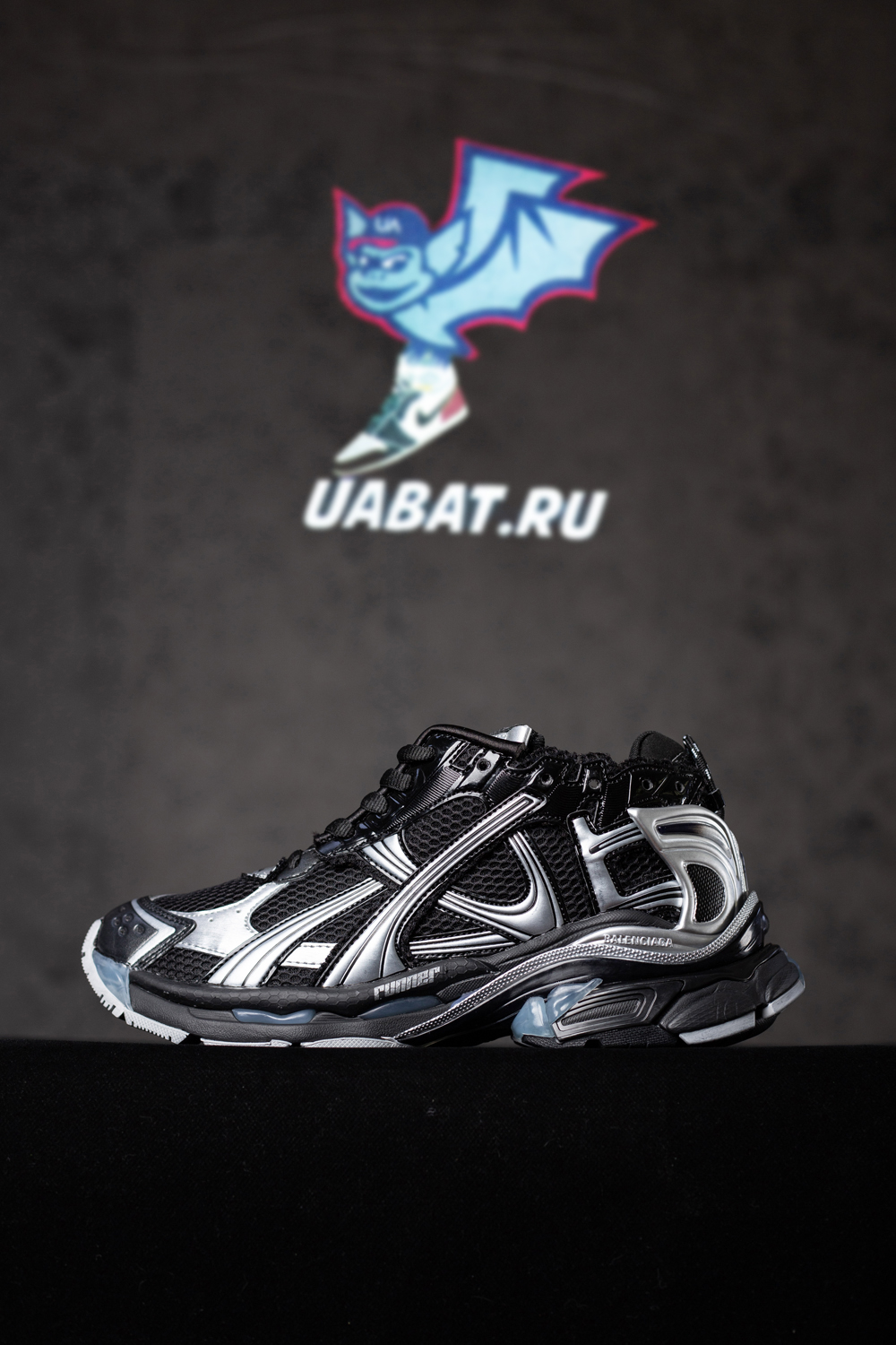 Ba*len*cia*ga runner sneaker "black silver"
